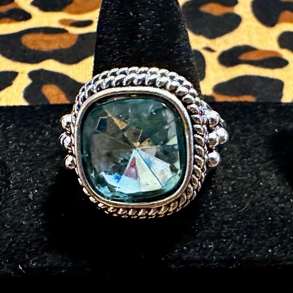 Elegant Silver and Blue Gemstone Ring